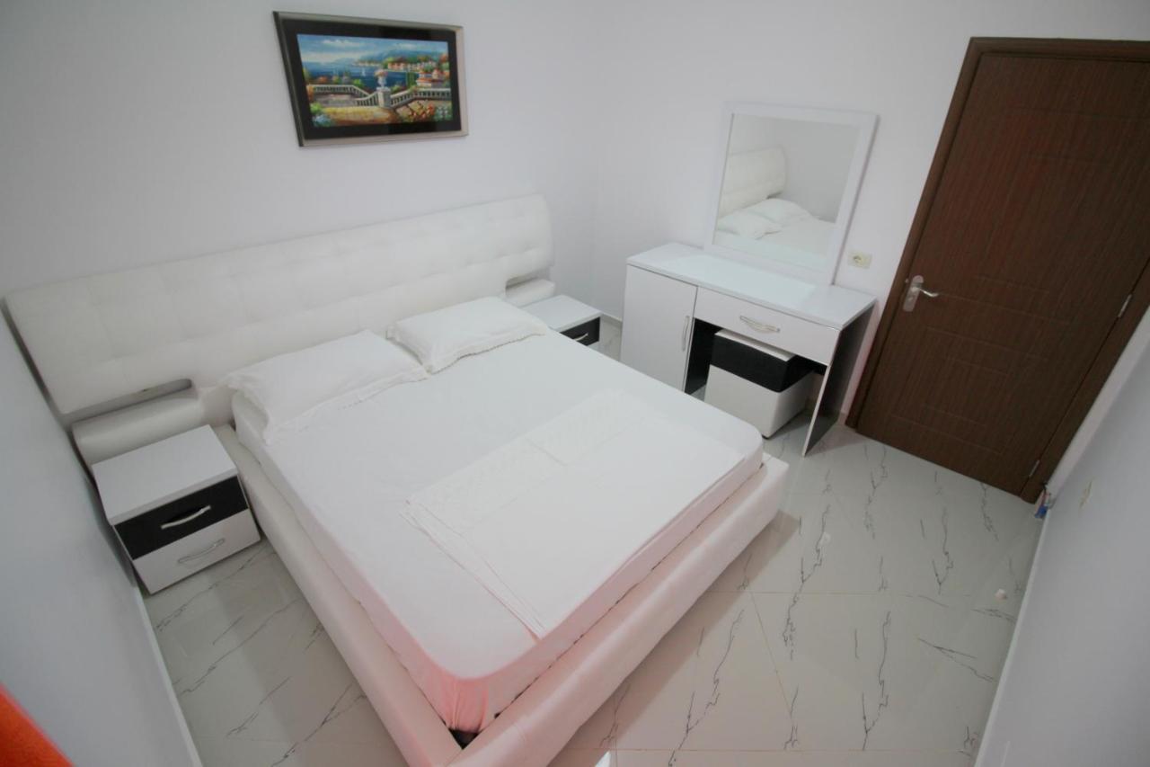 Klajdi Apartaments Sarandë Exterior foto